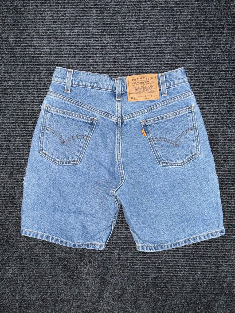VTG 90s Levi’s 550 Relaxed Denim Shorts Orange Tab Distressed 26 (tag 28) Jorts